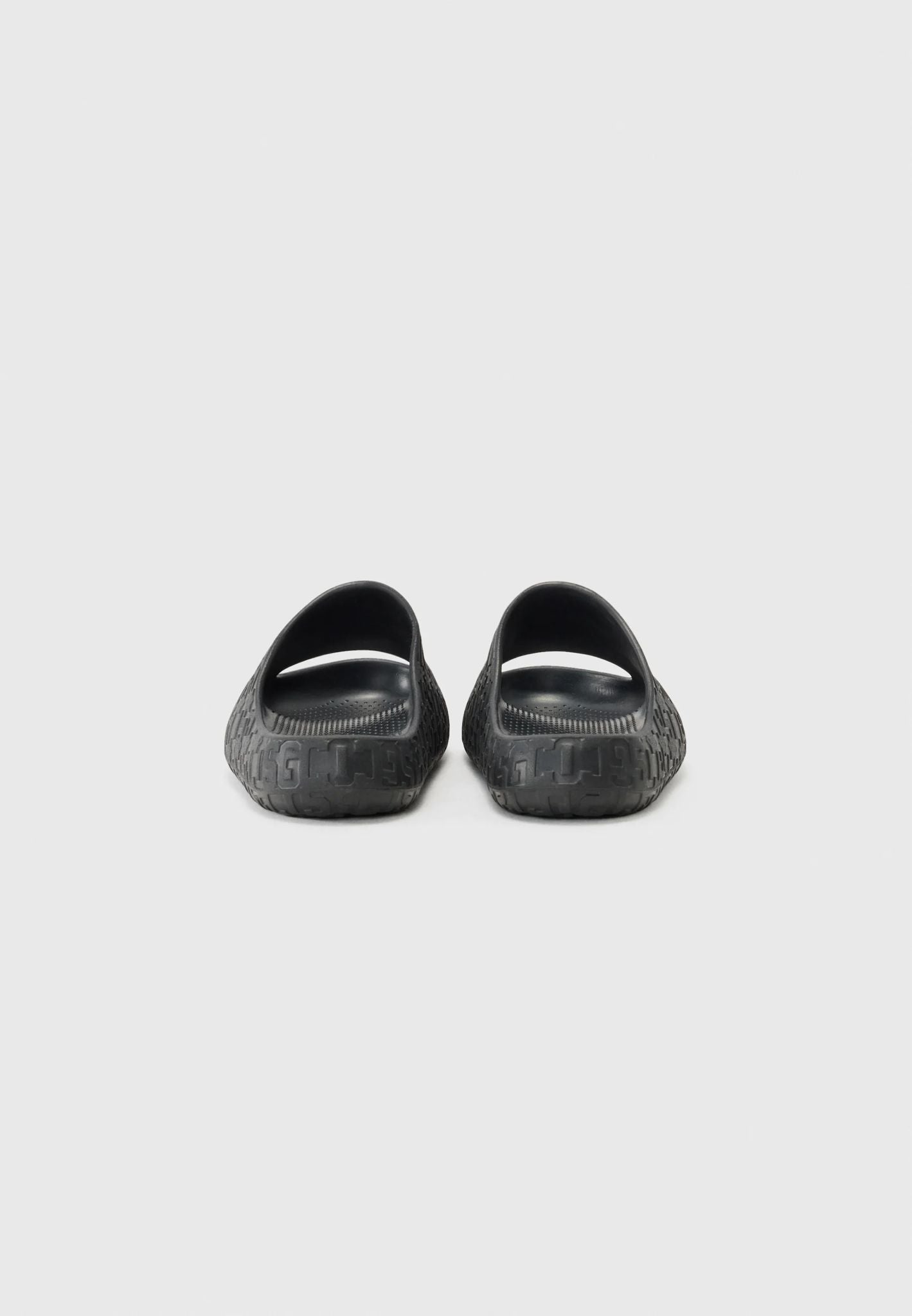 Ciabatta monogram GCDS