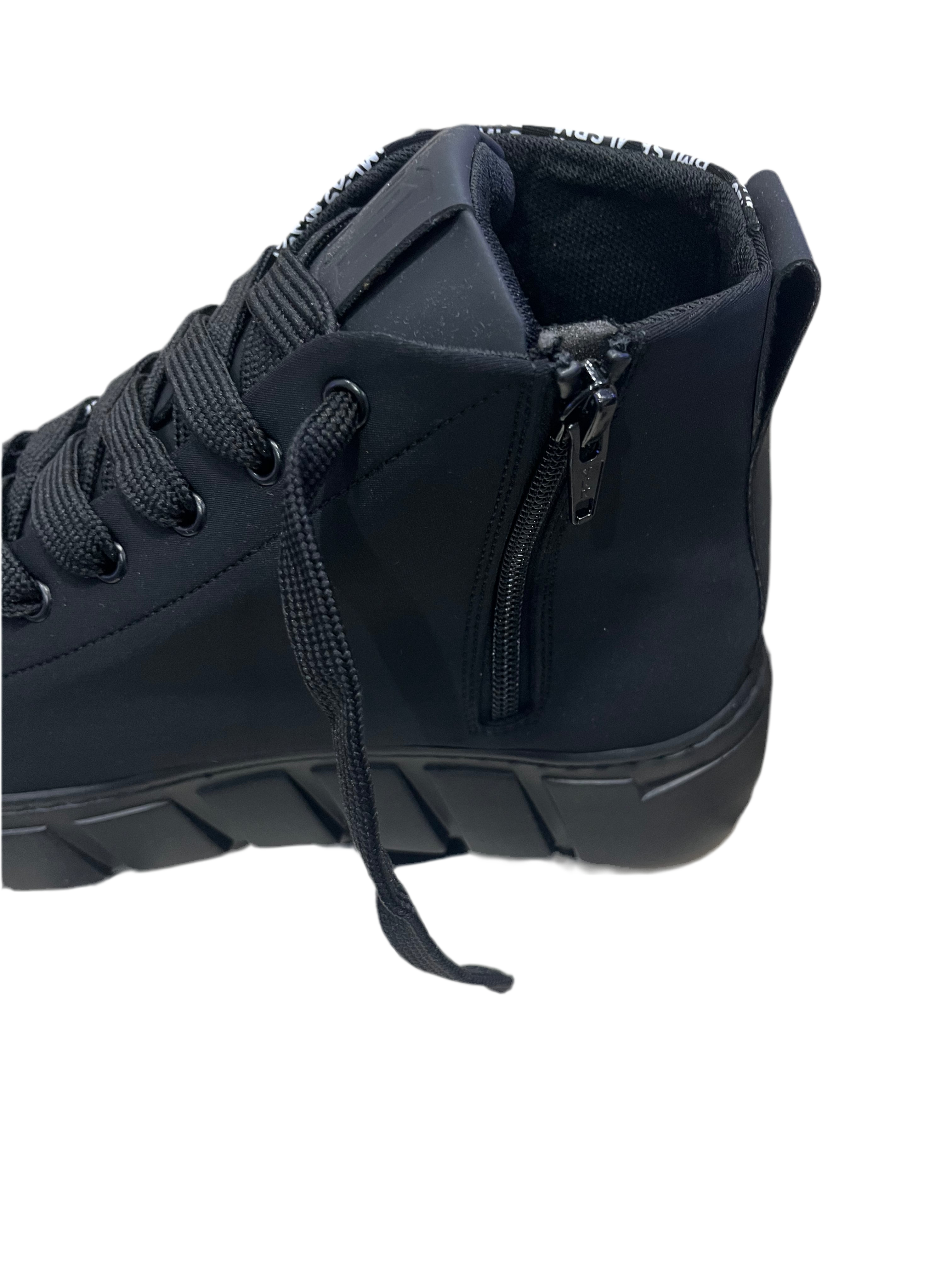 Brian Mills scarpe