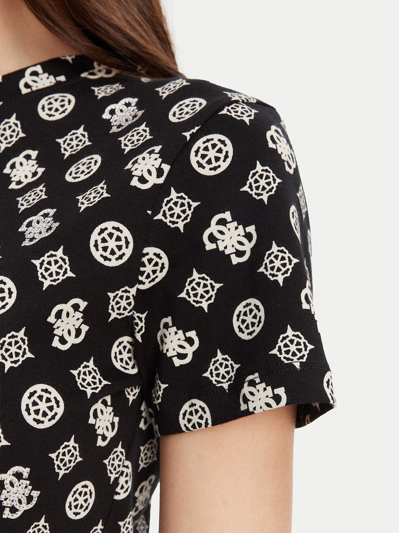 T-shirt Guess logata